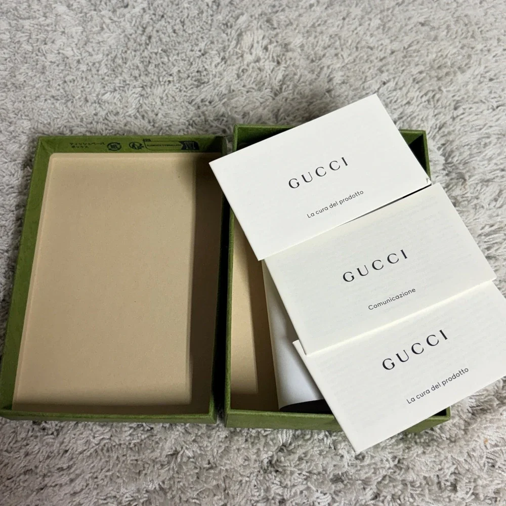 Gucci Green‎ Embossed Damask Presentation Gift Box with Care Booklets 5.75x4in